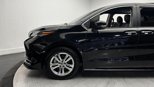 Midnight Black Metallic 2024 Toyota Sienna Platinum