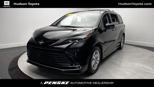 Midnight Black Metallic 2024 Toyota Sienna Platinum