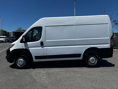 Bright White Clearcoat 2025 RAM ProMaster 2500 Tradesman