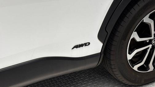 Wind Chill Pearl 2024 Toyota Corolla Hybrid SE
