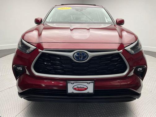 2022 Toyota Highlander Hybrid LE
