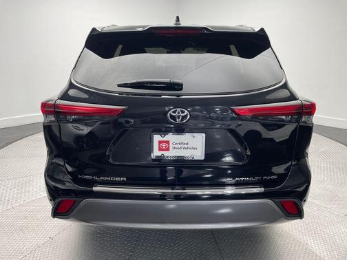 2022 Toyota Highlander Platinum