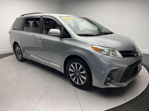 2020 Toyota Sienna XLE