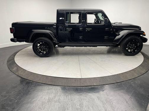 2024 Jeep Gladiator Nighthawk