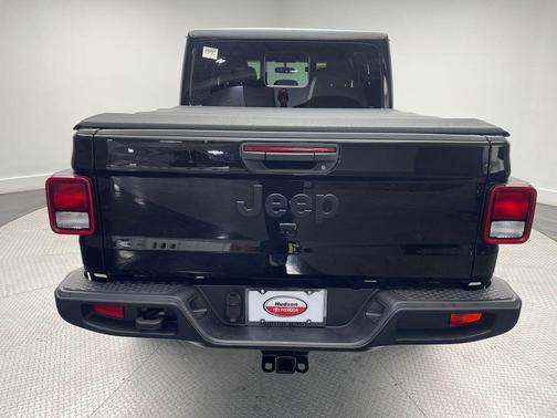 2024 Jeep Gladiator Nighthawk