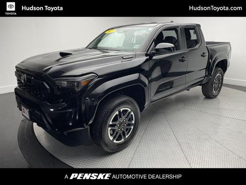 2025 Toyota Tacoma Hybrid TRD