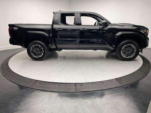 2025 Toyota Tacoma Hybrid TRD