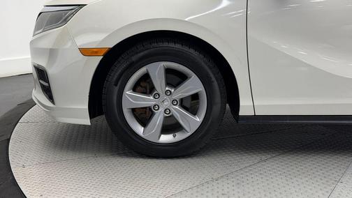 Diamond White Pearl 2018 Honda Odyssey EX