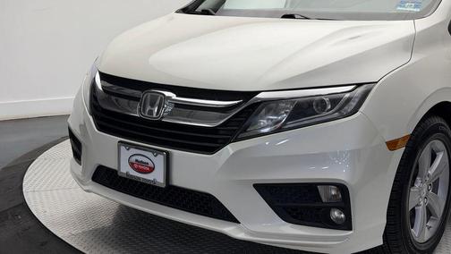 Diamond White Pearl 2018 Honda Odyssey EX