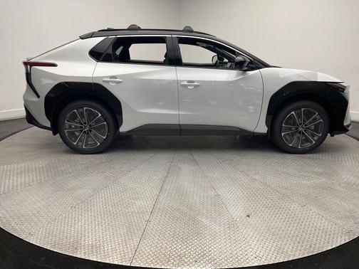 2025 Toyota bZ4X Limited