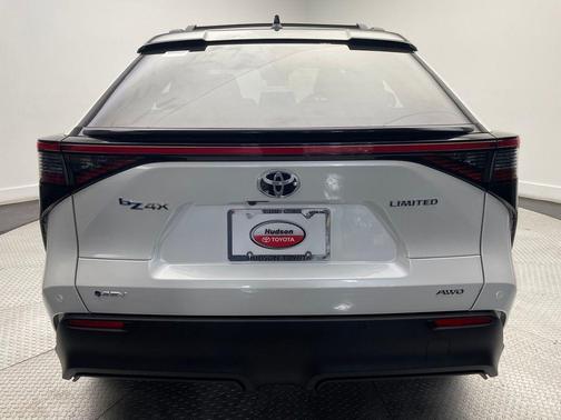2025 Toyota bZ4X Limited