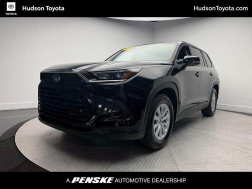 Midnight Black Metallic 2025 Toyota Grand Highlander XLE