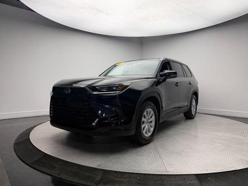 Midnight Black Metallic 2025 Toyota Grand Highlander XLE
