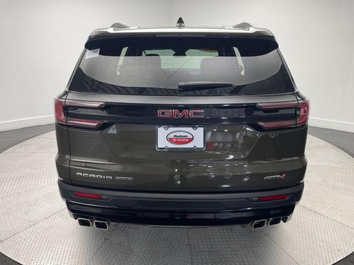 2024 GMC Acadia AWD AT4