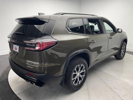 2024 GMC Acadia AWD AT4