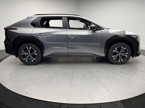 2025 Toyota bZ4X XLE