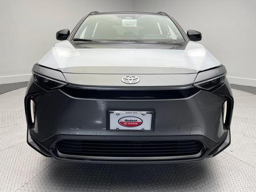 2025 Toyota bZ4X XLE