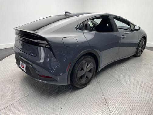 2024 Toyota Prius Prime SE