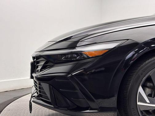 Abyss Black 2024 Hyundai ELANTRA SEL