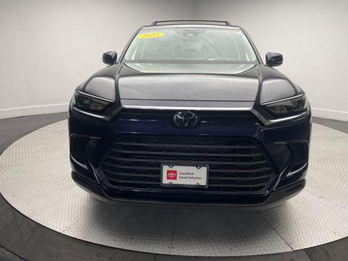 2025 Toyota Highlander LE