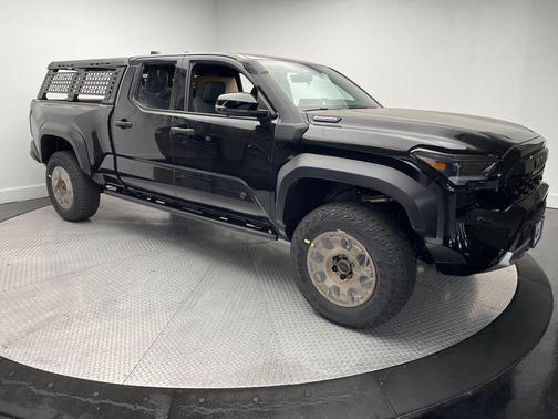 2025 Toyota Tacoma Hybrid Trailhunter