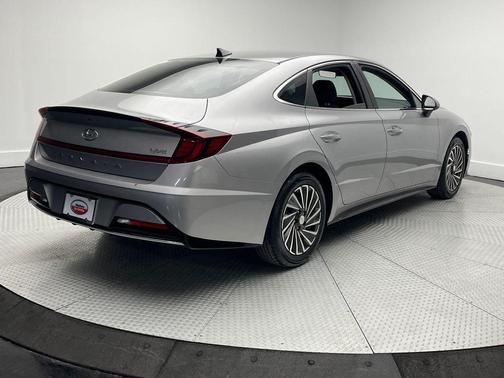 2023 Hyundai SONATA Hybrid SE