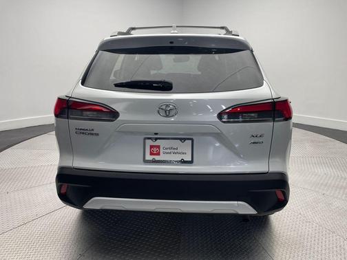 2024 Toyota Corolla Cross XLE