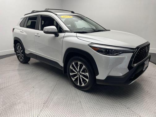 2024 Toyota Corolla Cross XLE