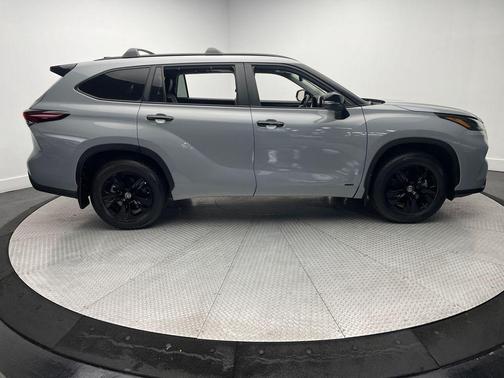 2024 Toyota Highlander Hybrid XLE