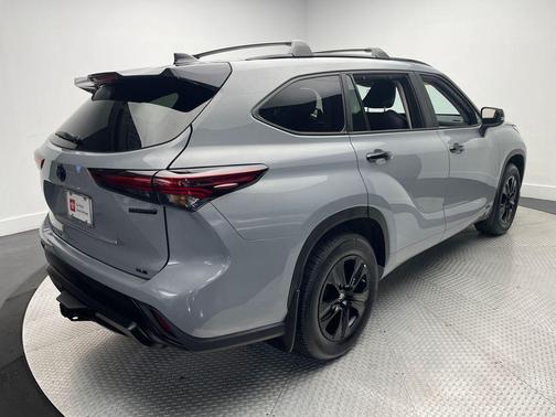 2024 Toyota Highlander Hybrid XLE