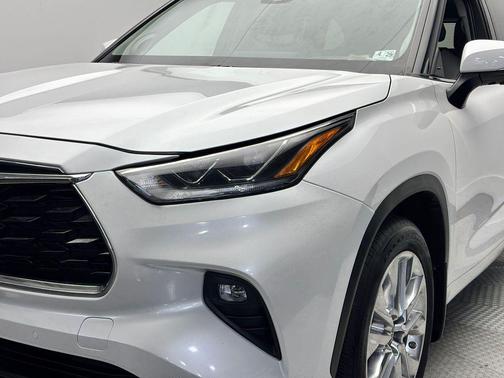 Wind Chill Pearl 2024 Toyota Highlander Limited