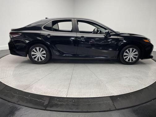 2021 Toyota Camry Hybrid LE