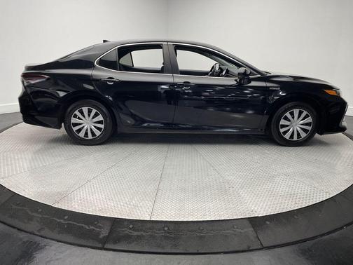 2021 Toyota Camry Hybrid LE