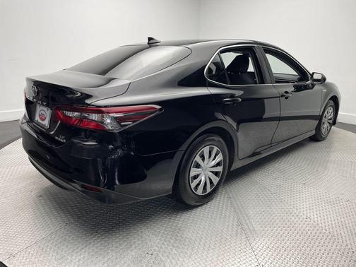 2021 Toyota Camry Hybrid LE