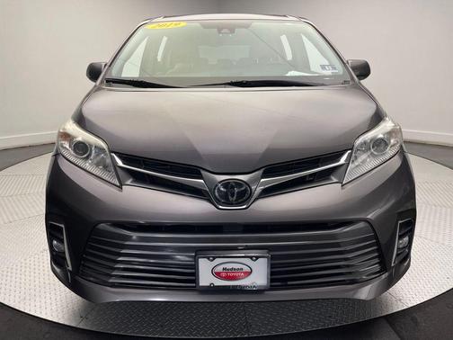 2019 Toyota Sienna XLE