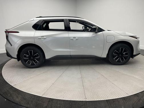 Wind Chill Pearl 2026 Toyota bZ XLE