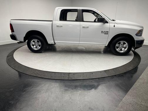 Bright White Clearcoat 2021 RAM 1500 Classic SLT