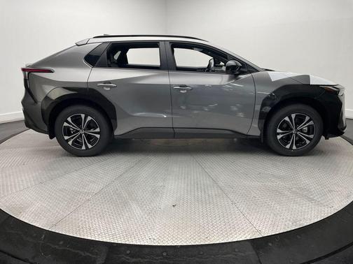 2025 Toyota bZ4X XLE