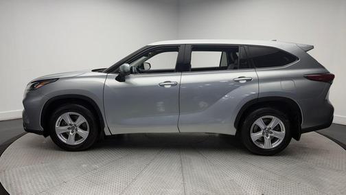 Celestial Silver Metallic 2020 Toyota Highlander LE