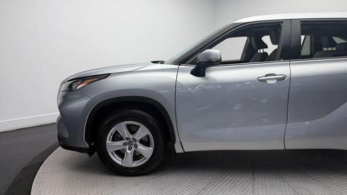 Celestial Silver Metallic 2020 Toyota Highlander LE