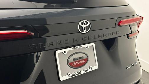 Storm Cloud 2024 Toyota Grand Highlander Platinum