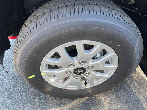 Ice Cap 2026 Toyota Tacoma SR5