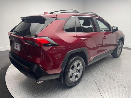 2022 Toyota RAV4 Hybrid LE