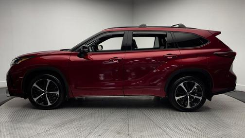 Ruby Flare Pearl 2023 Toyota Highlander XSE