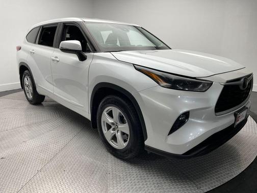 2023 Toyota Highlander LE