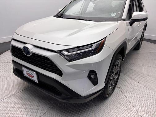 Blizzard Pearl 2022 Toyota RAV4 Hybrid XLE Premium