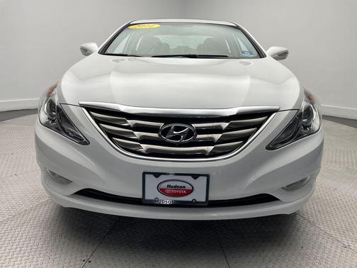 2011 Hyundai SONATA Limited