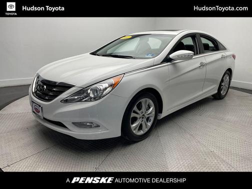 2011 Hyundai SONATA Limited