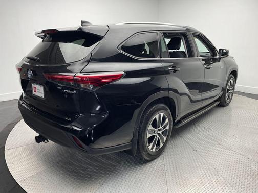 2020 Toyota Highlander Hybrid XLE