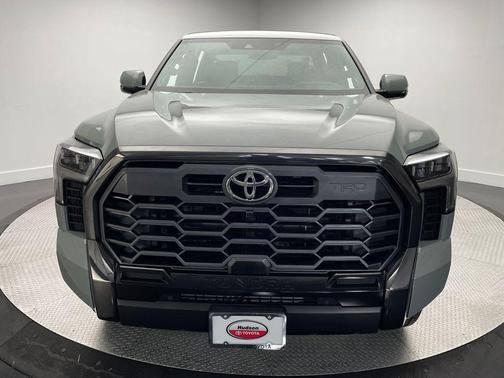2025 Toyota Tundra Hybrid Platinum